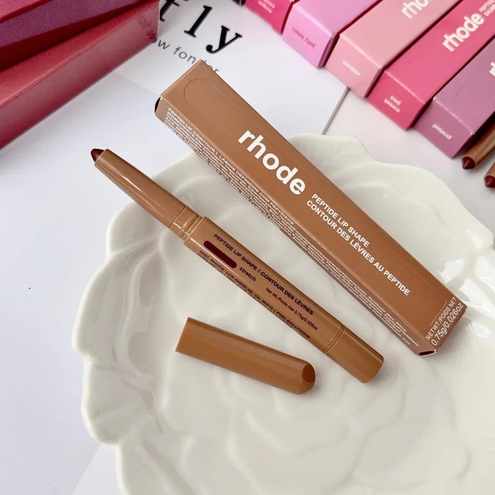 Soft-Focus Creamy Lip Liner with Built-In Smudger