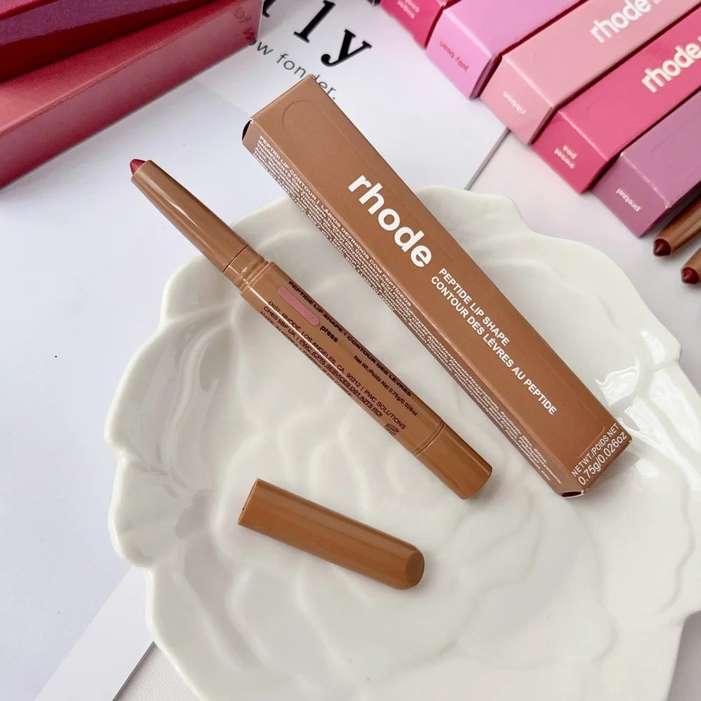 Soft-Focus Creamy Lip Liner with Built-In Smudger