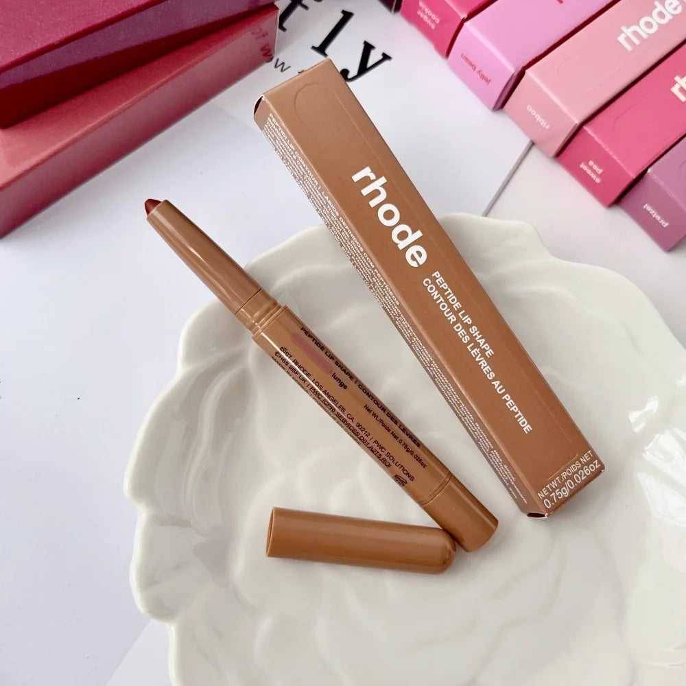 Soft-Focus Creamy Lip Liner with Built-In Smudger
