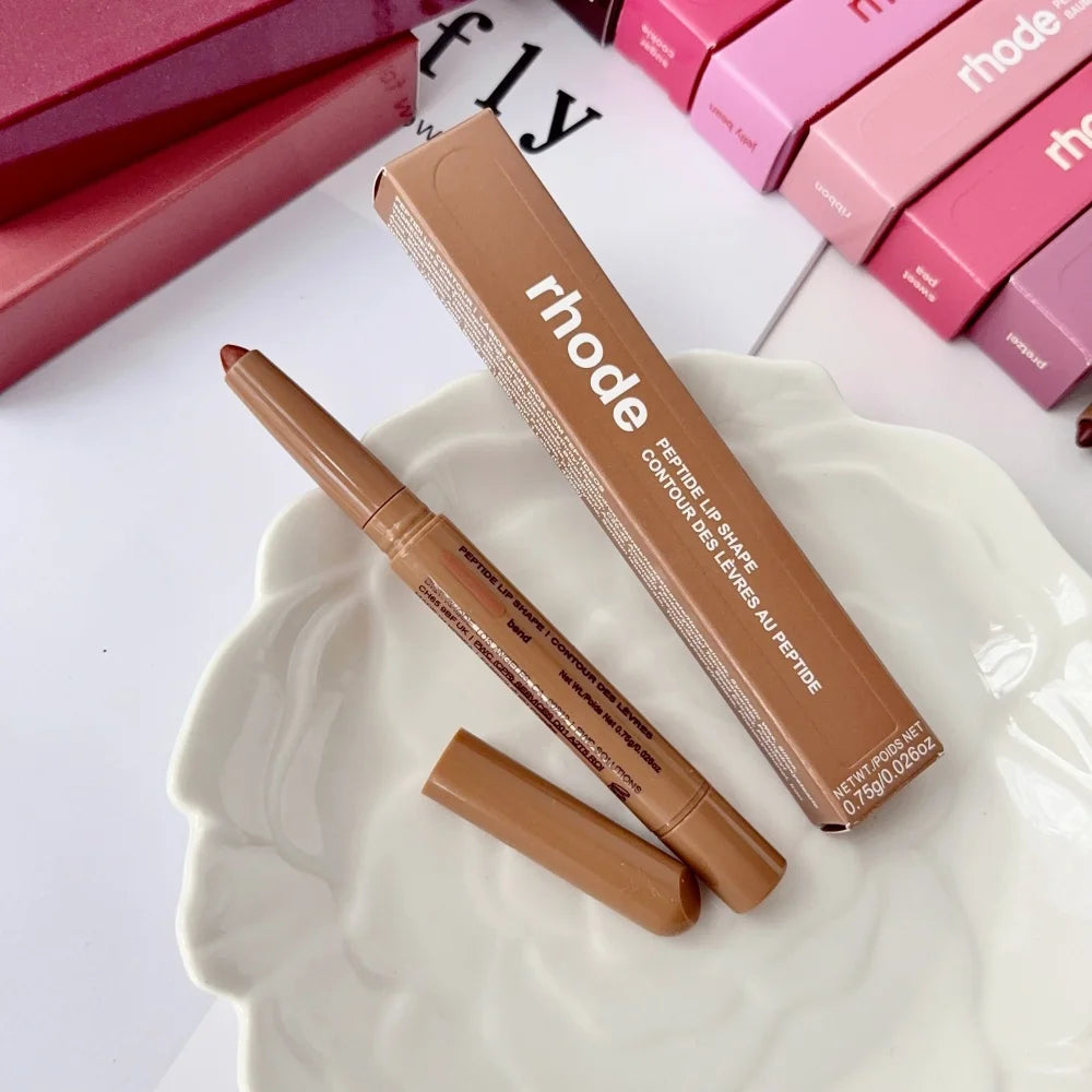 Soft-Focus Creamy Lip Liner with Built-In Smudger