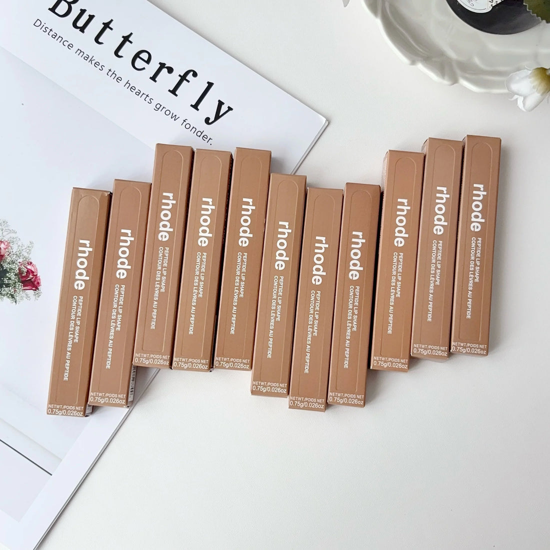 Soft-Focus Creamy Lip Liner with Built-In Smudger