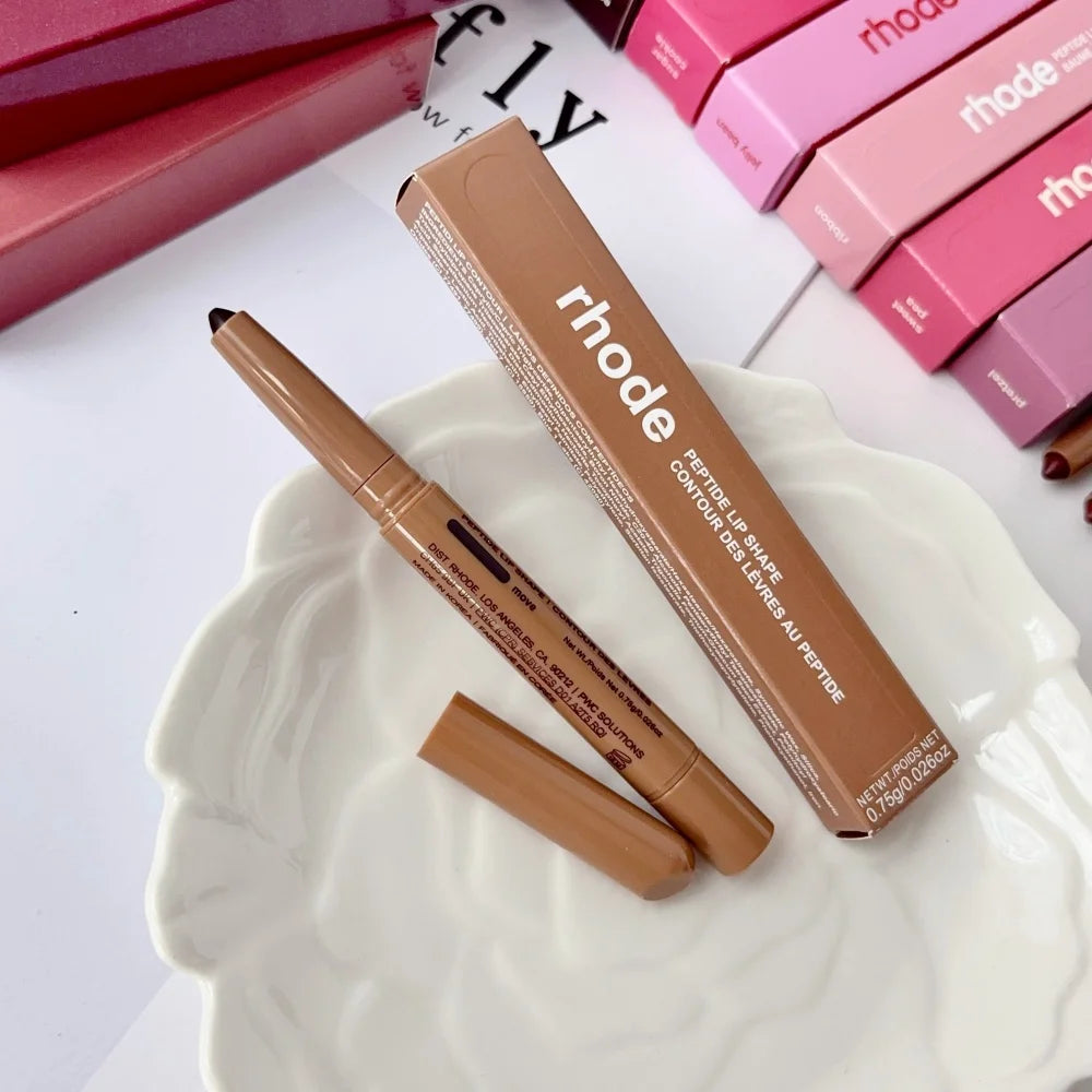 Soft-Focus Creamy Lip Liner with Built-In Smudger